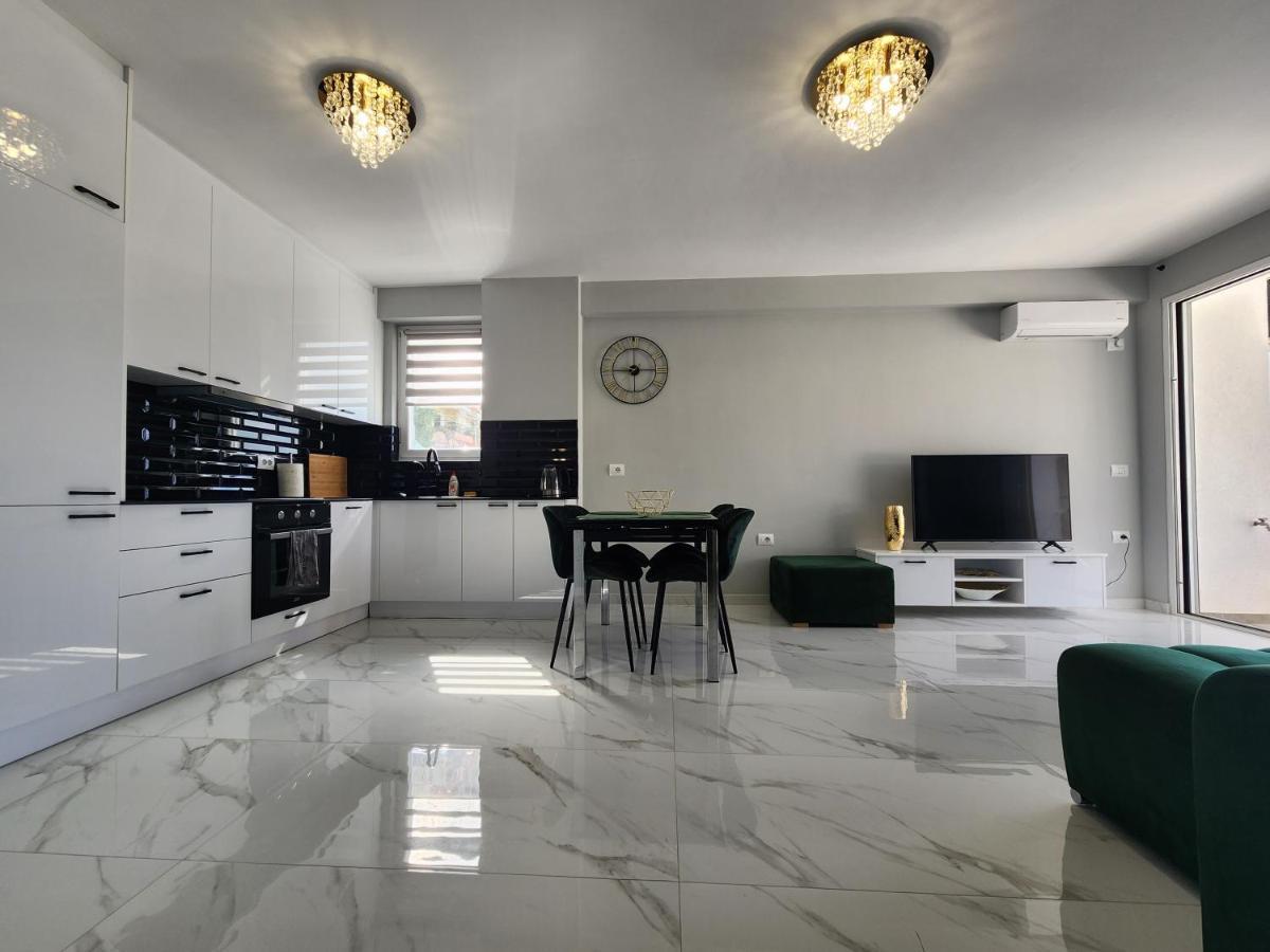 Amazing Sea View Apartment Sarande Ngoại thất bức ảnh